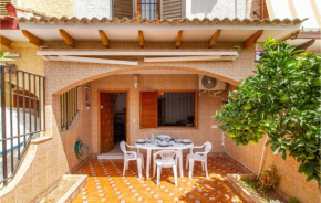Stunning Home In Los Alcázares With Kitchen